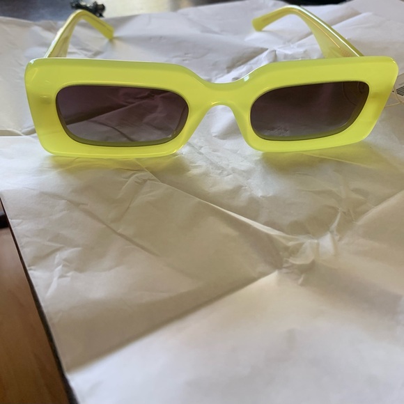 Banbé Square sunglasses…..Lime Green! - Picture 5 of 5